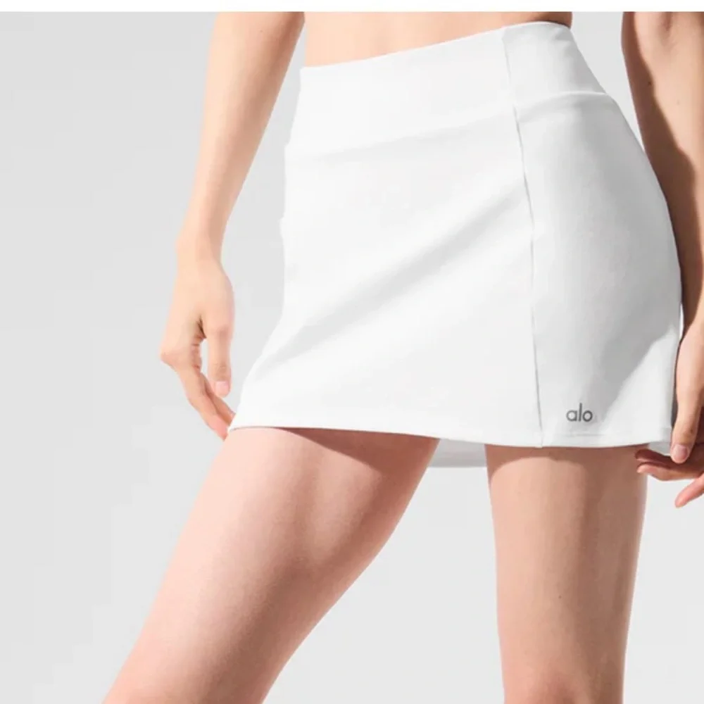 (NWT) ALO YOGA Airbrush High-Waist Good Form Tennis Skirt (with short attached)